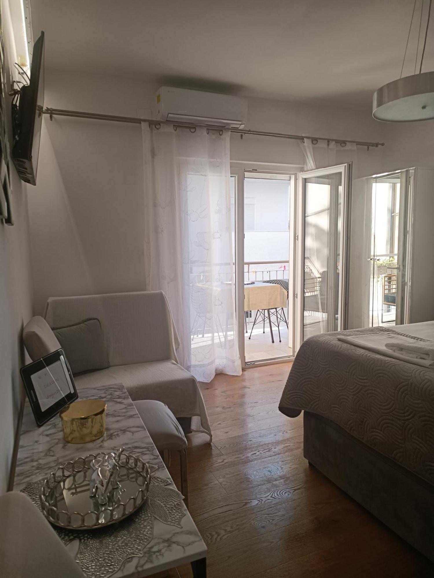 Apartment Golden Sunrise - 4 Ul.Petra Svacica11 Baska Voda Luaran gambar