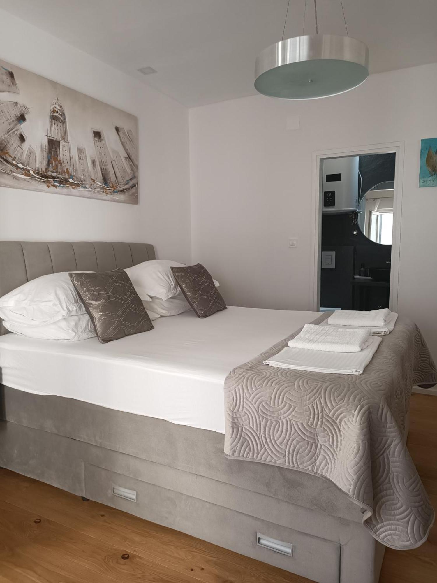 Apartment Golden Sunrise - 4 Ul.Petra Svacica11 Baska Voda Luaran gambar