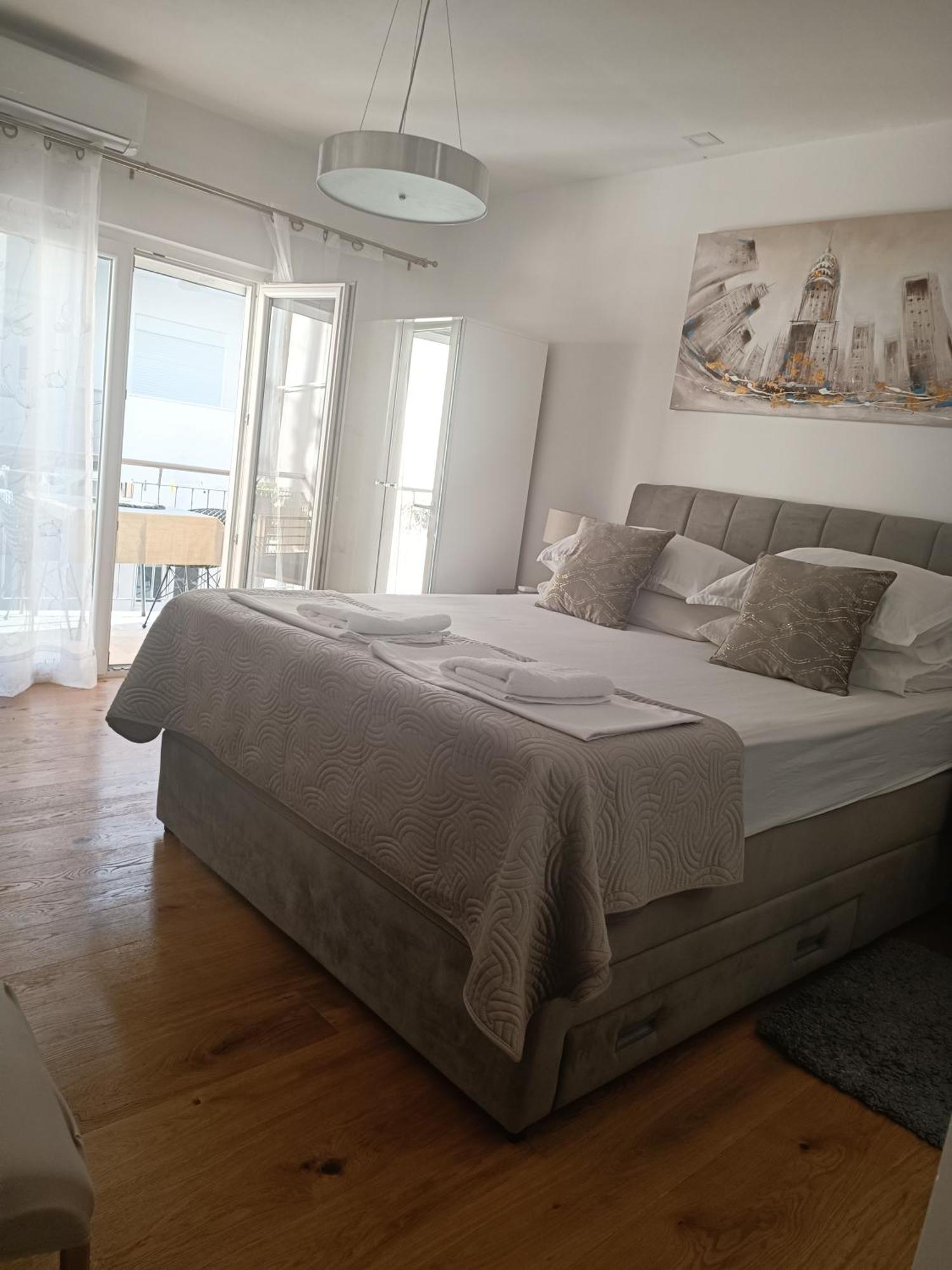 Apartment Golden Sunrise - 4 Ul.Petra Svacica11 Baska Voda Luaran gambar